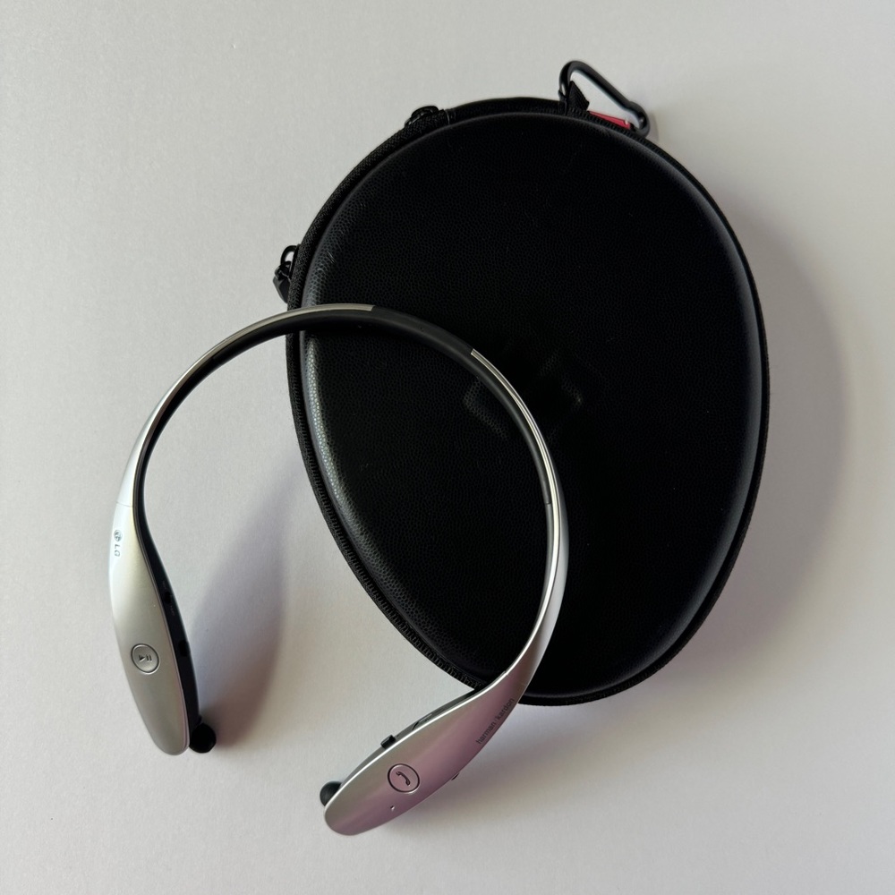 LG Tone Infinim Bluetooth Headset and rechargeable case, VGUC